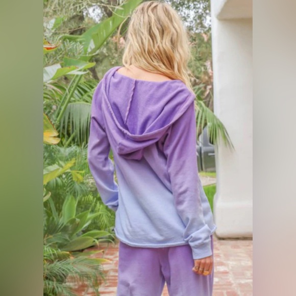 #59 NEW ARRIVAL! Ombre pull over top 💜 🩵 - Picture 2 of 4